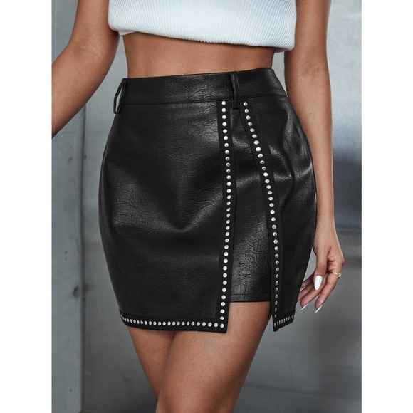 Studded Detail vegan Leather mini skirt black silver - Picture 4 of 7